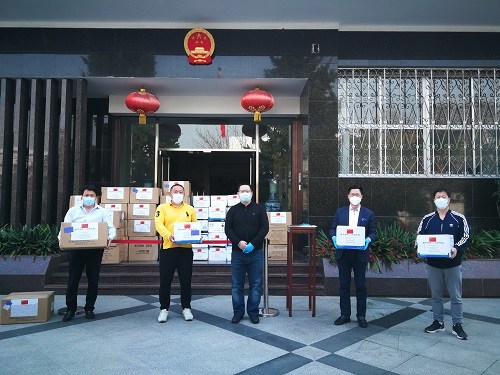 駐阿根廷使館發(fā)布關(guān)于發(fā)放防疫“健康包”通知 助力同胞平安度過(guò)疫情